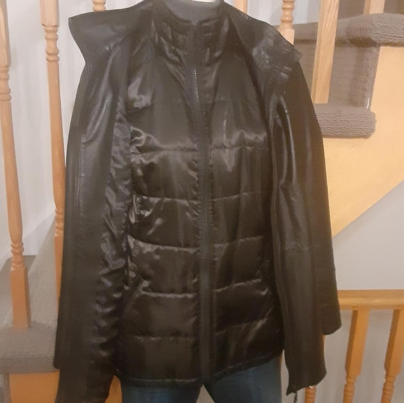 Danier Leather Balck Jacket/ Coat- Women's Size Small- Like New - Picture 6 of 9